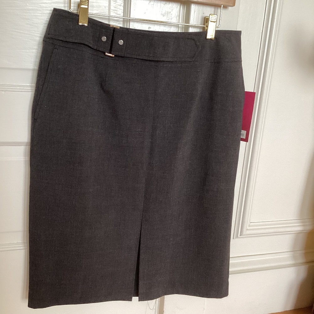 NWT  grey menswear buckleplaid   straight skirt with pockets kick pleat size 8
